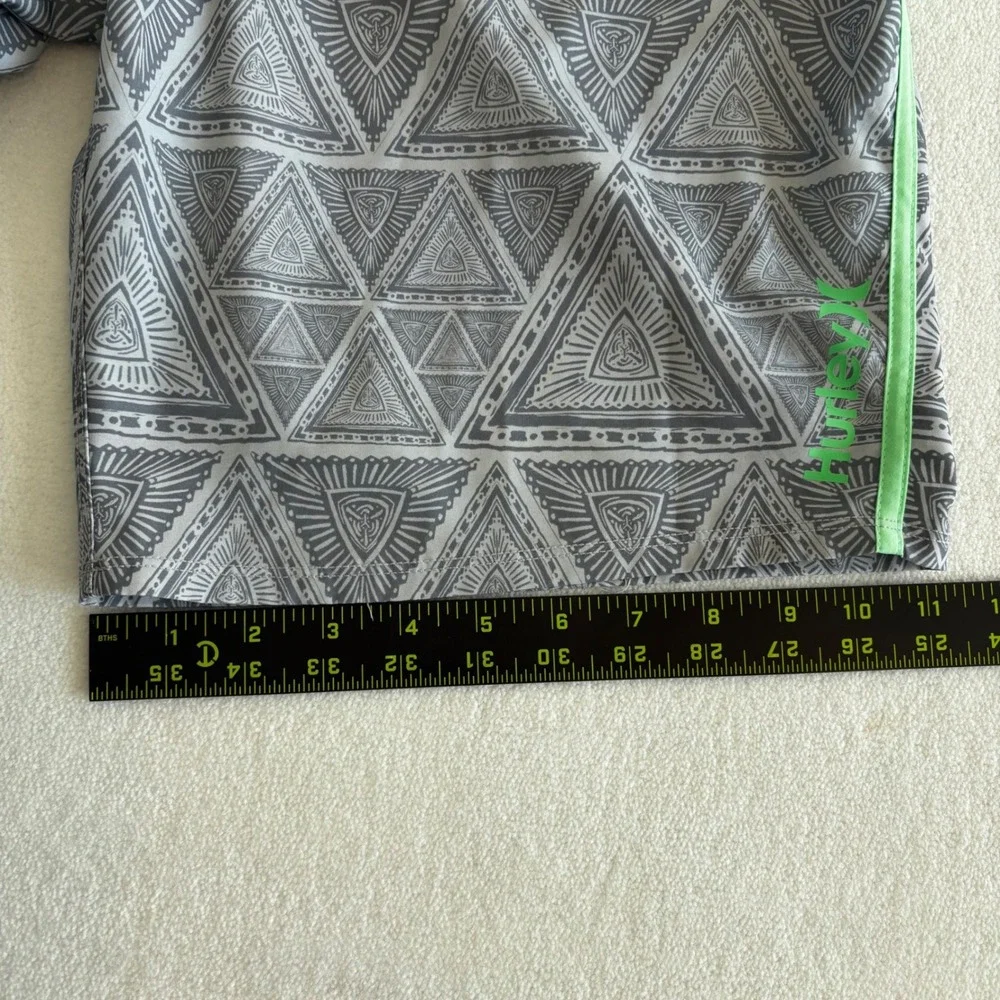 Hurley Phantom Board Shorts Mens 34 Grey Green Geometric Triangle‎ Swim Trunks